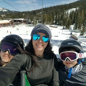 Meet your Posher, Deena